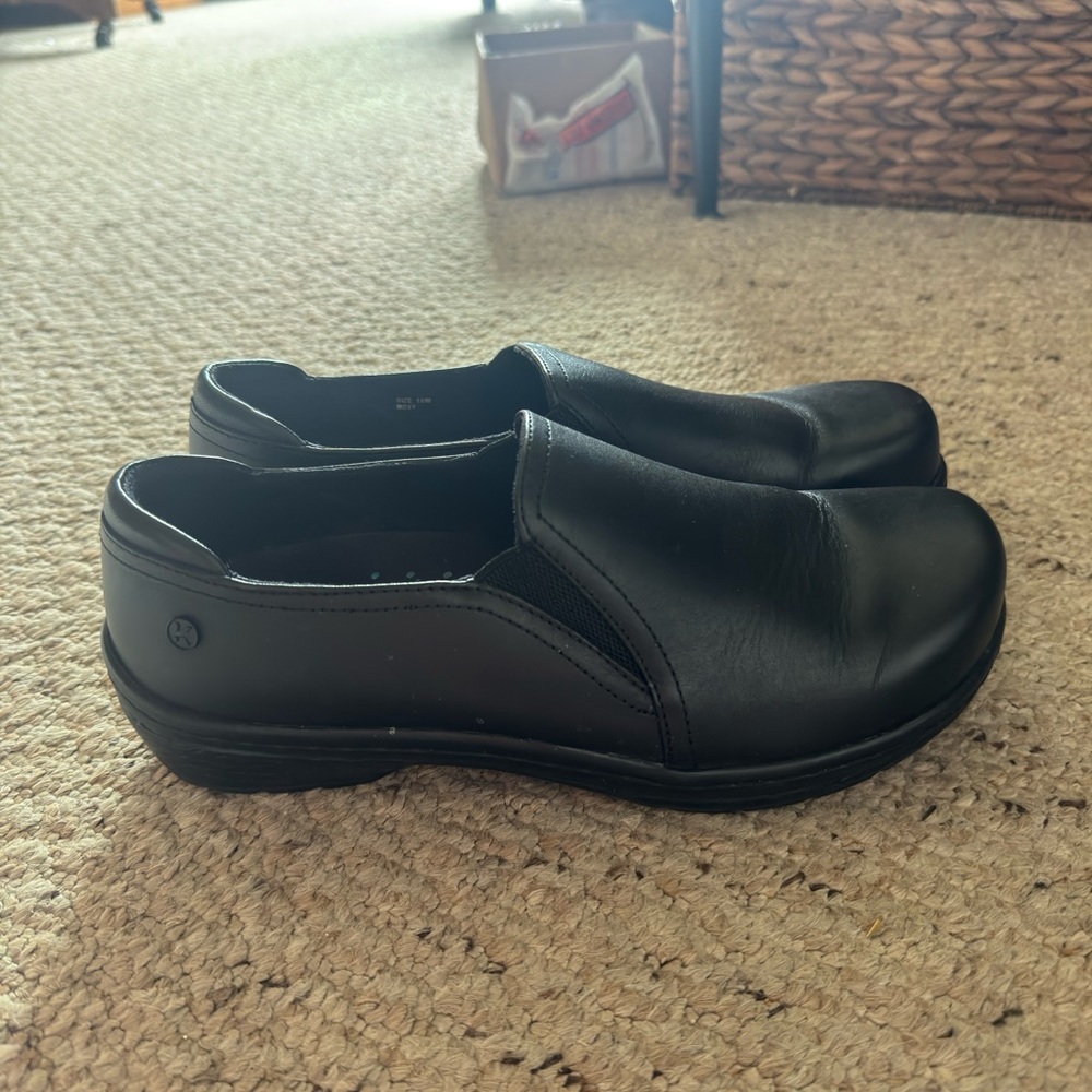 women’s black klogs brand clogs